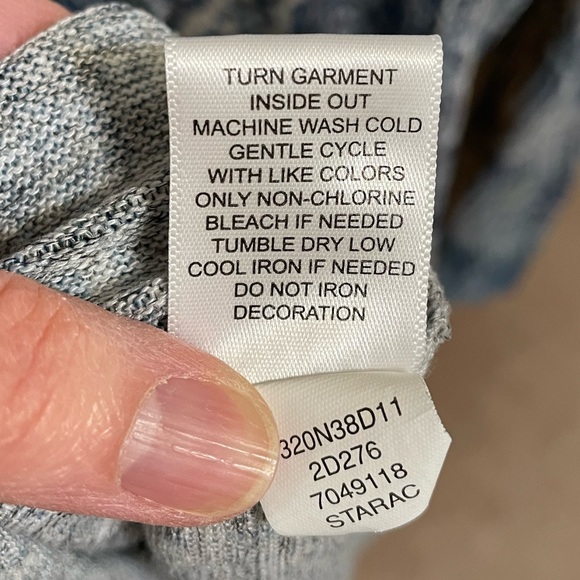 ONE WORLD Long sleeve top women's Size M - Picture 6 of 7